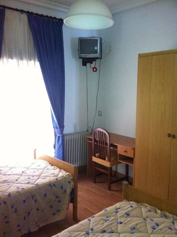 Pension Ruiz Linares  Room photo