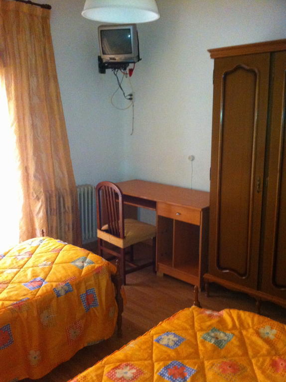 Pension Ruiz Linares  Room photo